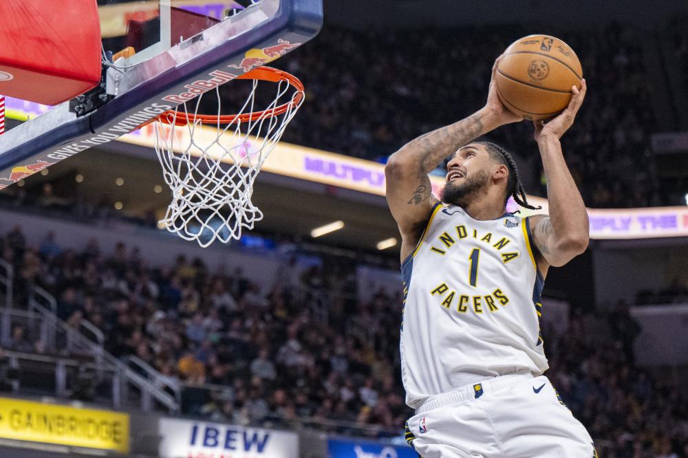 RMC：巴黎大巴被毕包球迷石块袭击，所幸并无人员受伤